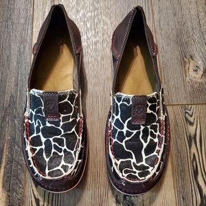 Ariat Suede Giraffe Print Cruisers size 9.5